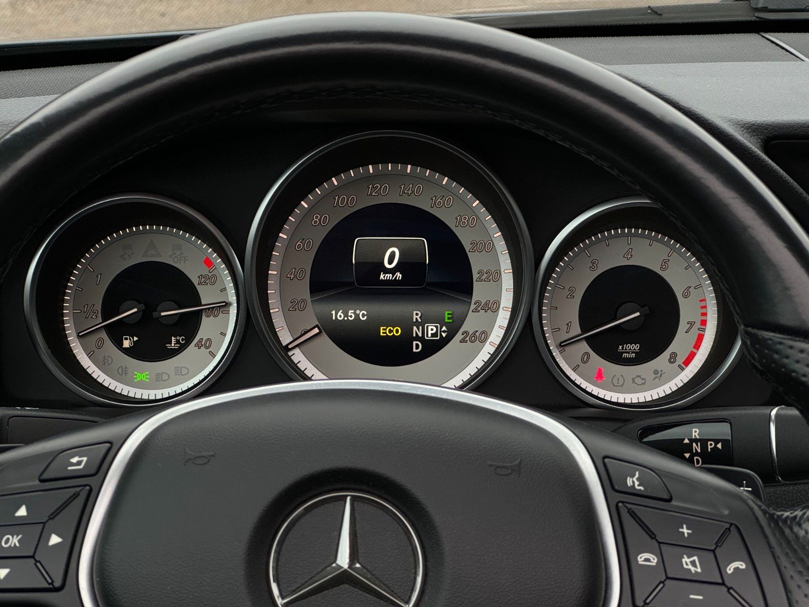 Fahrzeugabbildung Mercedes-Benz E 200 Cabrio 7G-Tronic 360°Kamera Leder LED KHZ