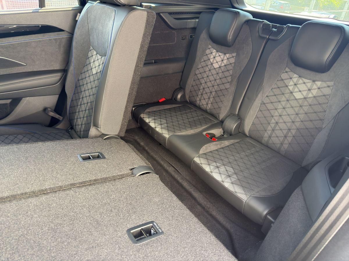 Fahrzeugabbildung Volkswagen Tayron R-Line 2.0 TSI 150 kW 4Motion