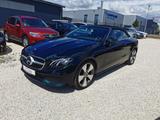Mercedes-Benz E 200 Cabrio NAVI LED BT AIRCAP LEDER - mit Benzin-Antrieb: Grün, Cabrio