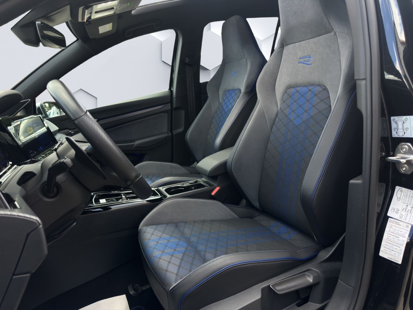 Golf R VIII 2.0 TSI 4Motion LED PanoDach HuD Rüc