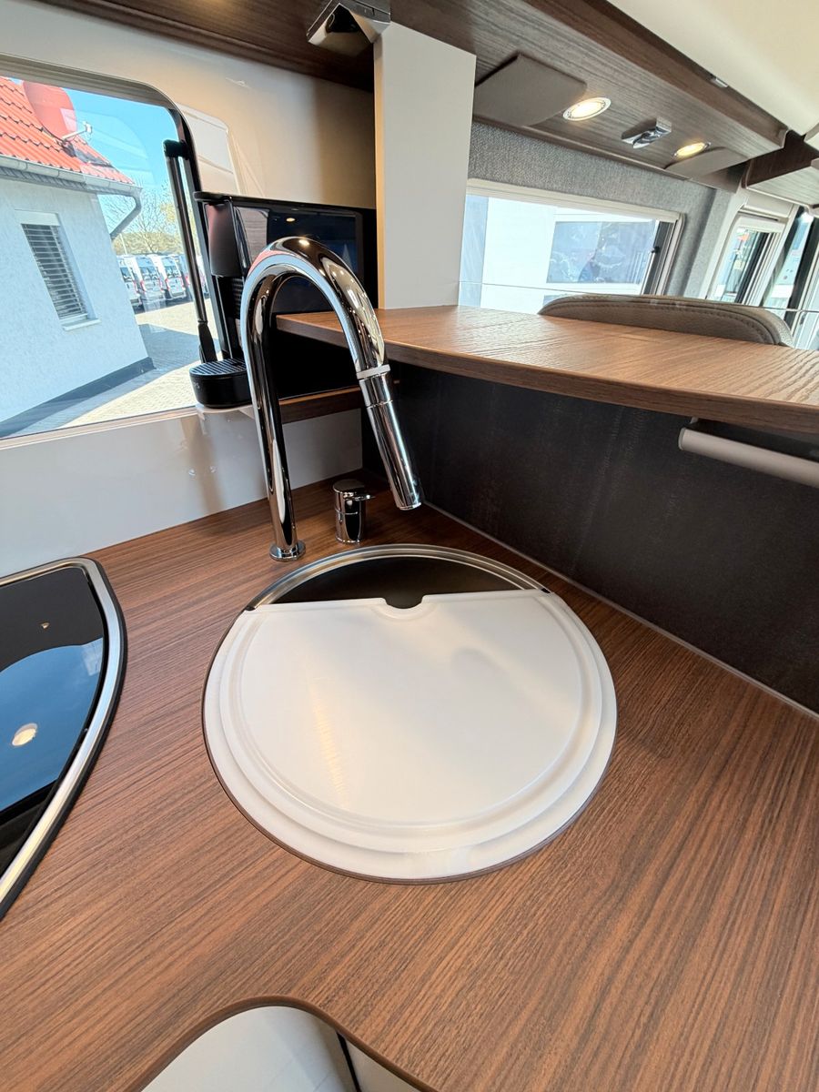 Fahrzeugabbildung Carthago chic c-line I 4.9 LE L Cortina Silverline