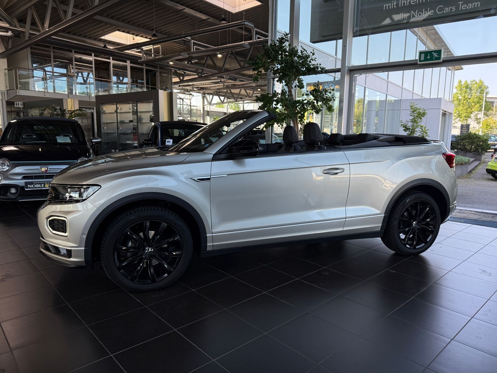 Fahrzeugabbildung Volkswagen T-Roc Cabriolet R-Line AHK ACC LED BEATS