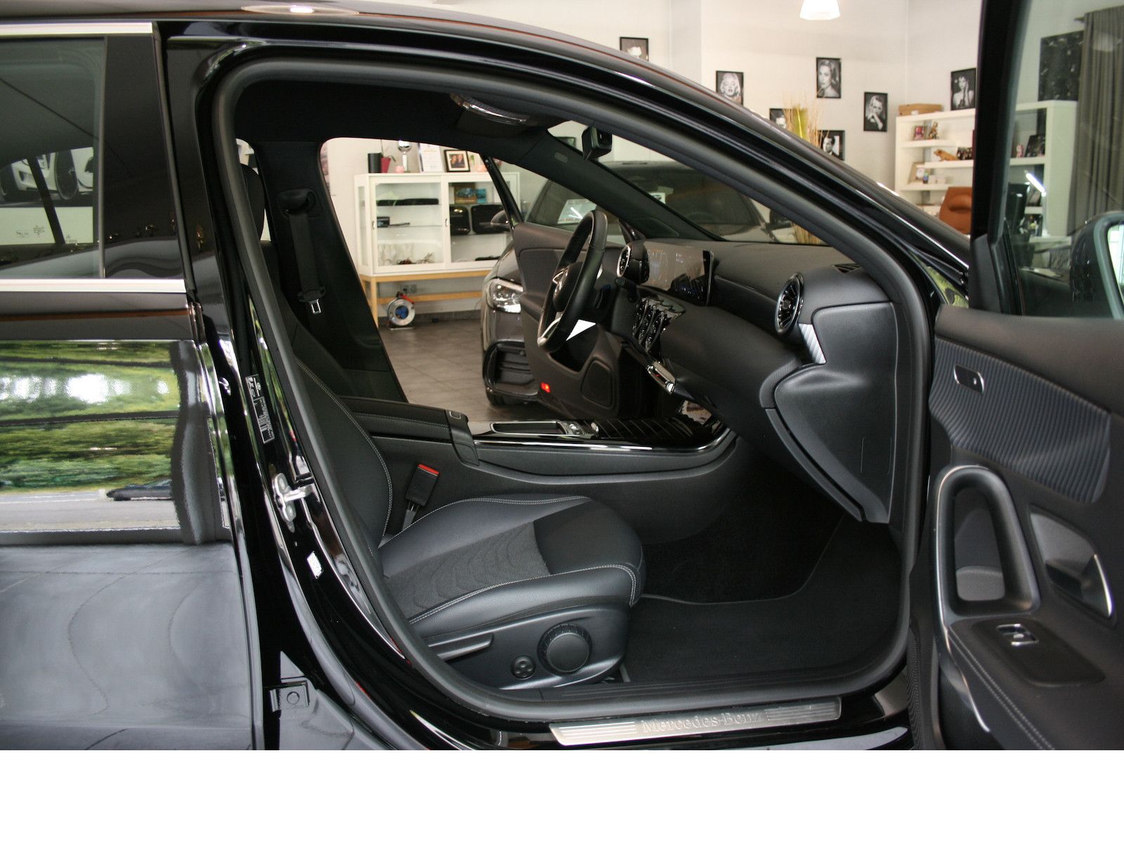 Fahrzeugabbildung Mercedes-Benz A 180 Progres.Advanced *LED*Totwinkel*360°Kamera