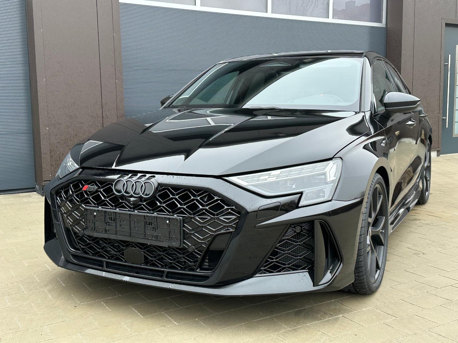 Audi RS3 Limousine MASSAGE/RS-SPORT/PANO/360°/SONOS
