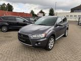 Mitsubishi Outlander Intense 4WD - Mitsubishi Outlander Intense mit Diesel-Antrieb