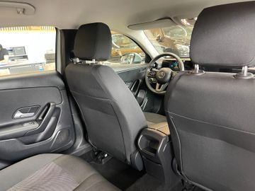 Mercedes-Benz A 200 A -Klasse *NAVI*PDC*SPURASSIST*TEMPOMAT*