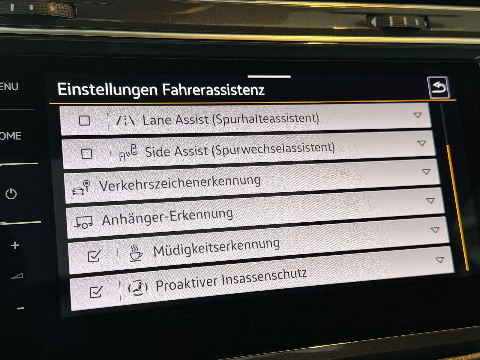 Fahrzeugabbildung Volkswagen Tiguan Allspace R-Line /PANO/HUD/HARMAN-KARDON/