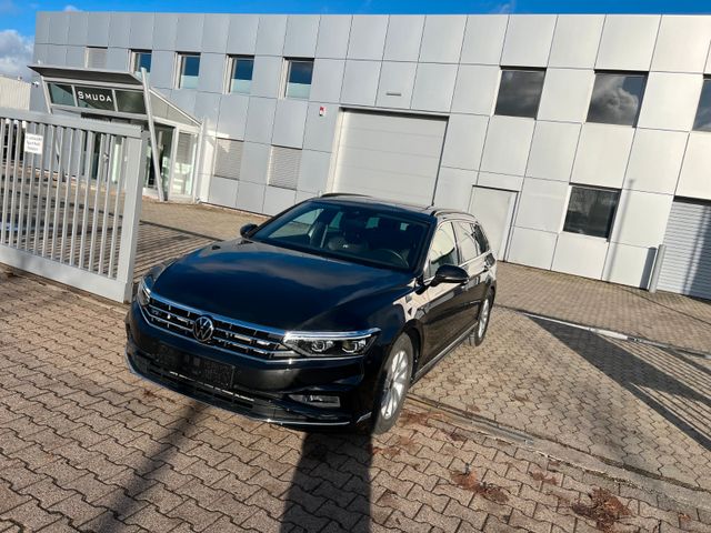 Volkswagen Passat Variant R-LINE PANO*DSG*ACC*LANE*NAVI*LED