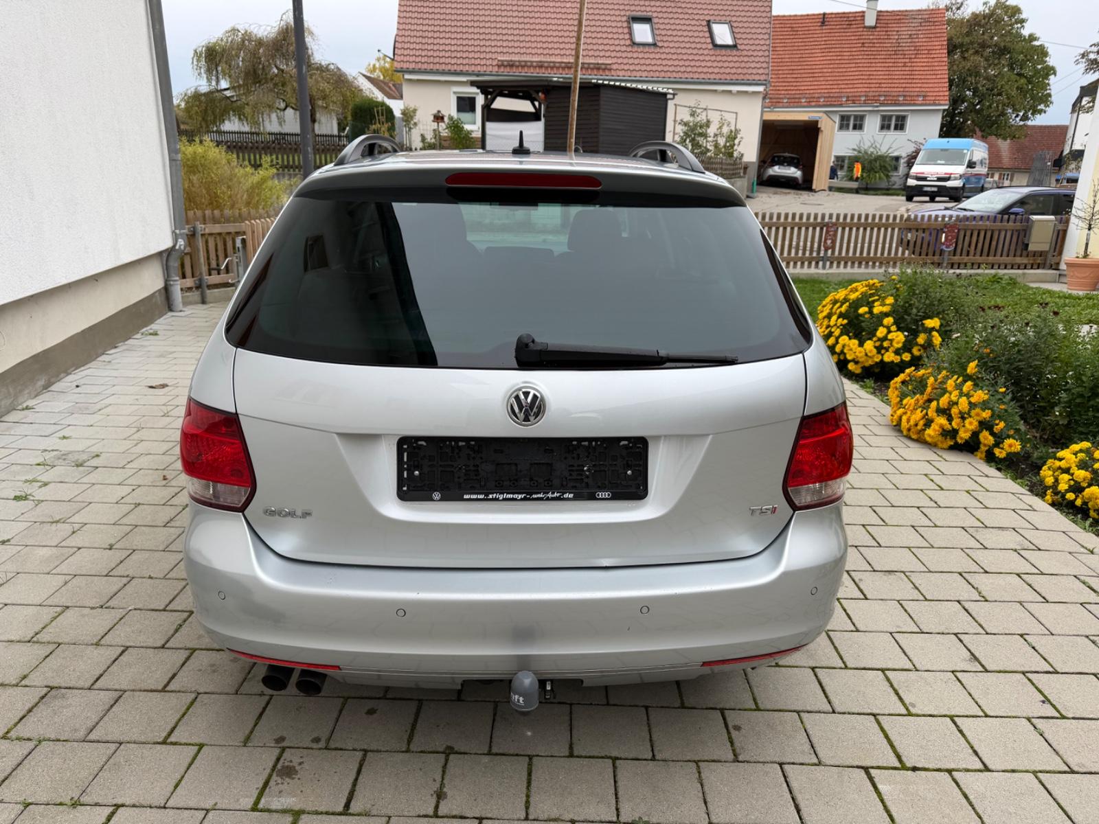 Volkswagen Golf 2012 — engine 1.390 cm³, 122 HP (90kW)