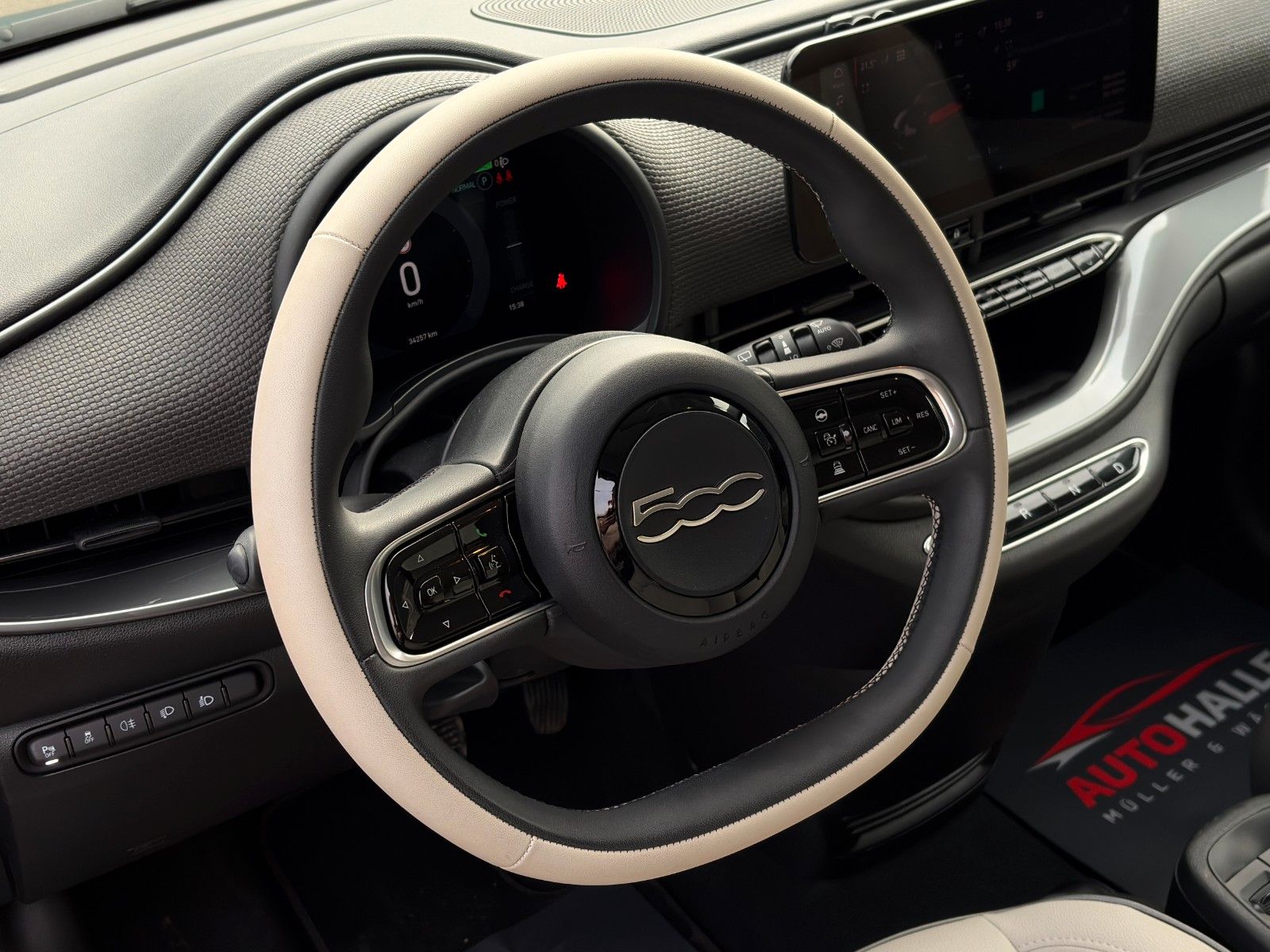 Fahrzeugabbildung Fiat 500e La Prima by Bocelli Leder CarPlay ACC CAM