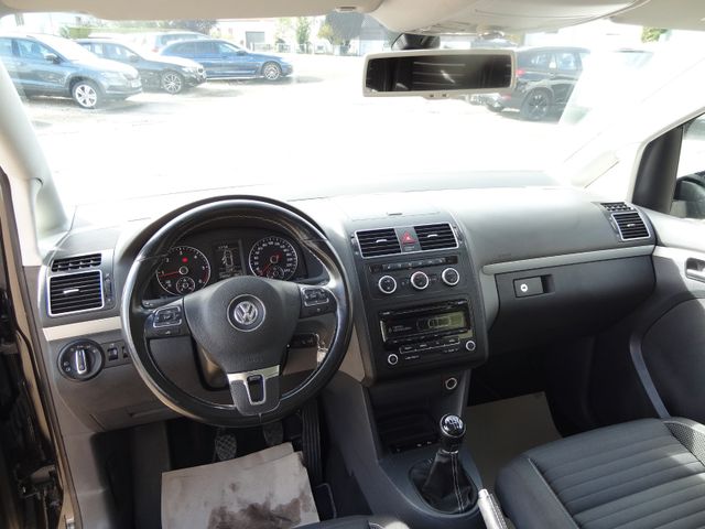 Fahrzeugabbildung Volkswagen Touran Cup/2.Hd/Xenon/StH/Pano/AHK