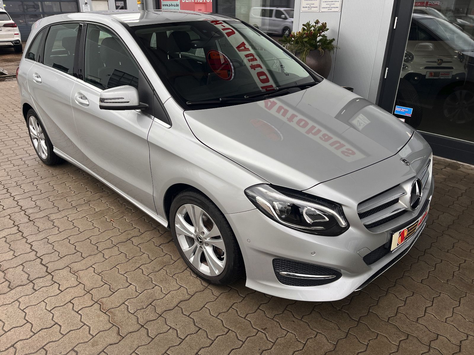 Fahrzeugabbildung Mercedes-Benz B 200 Urban