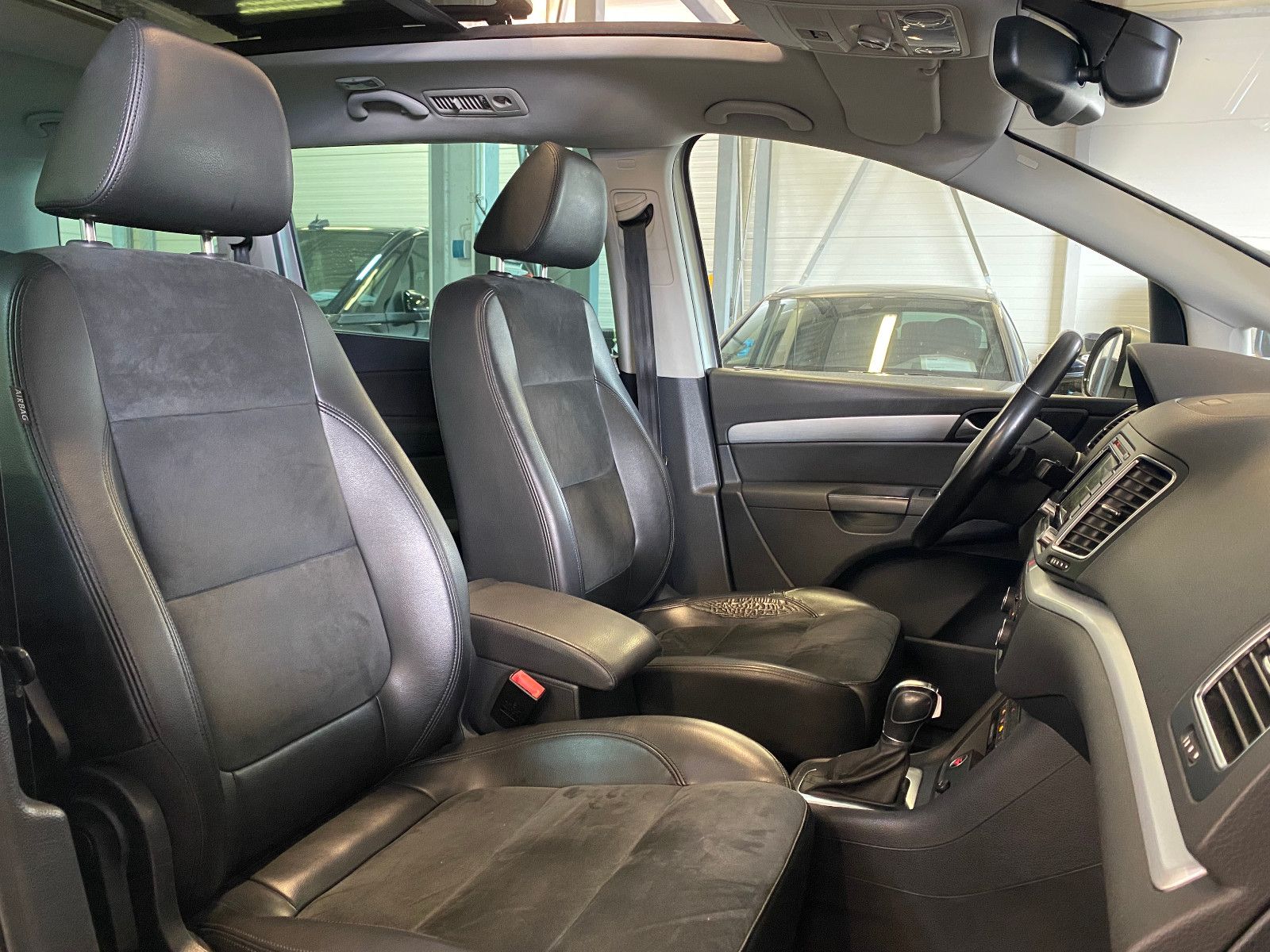 Fahrzeugabbildung Volkswagen Sharan Highline TDI DSG AHK DCC Pano Xenon Sthz