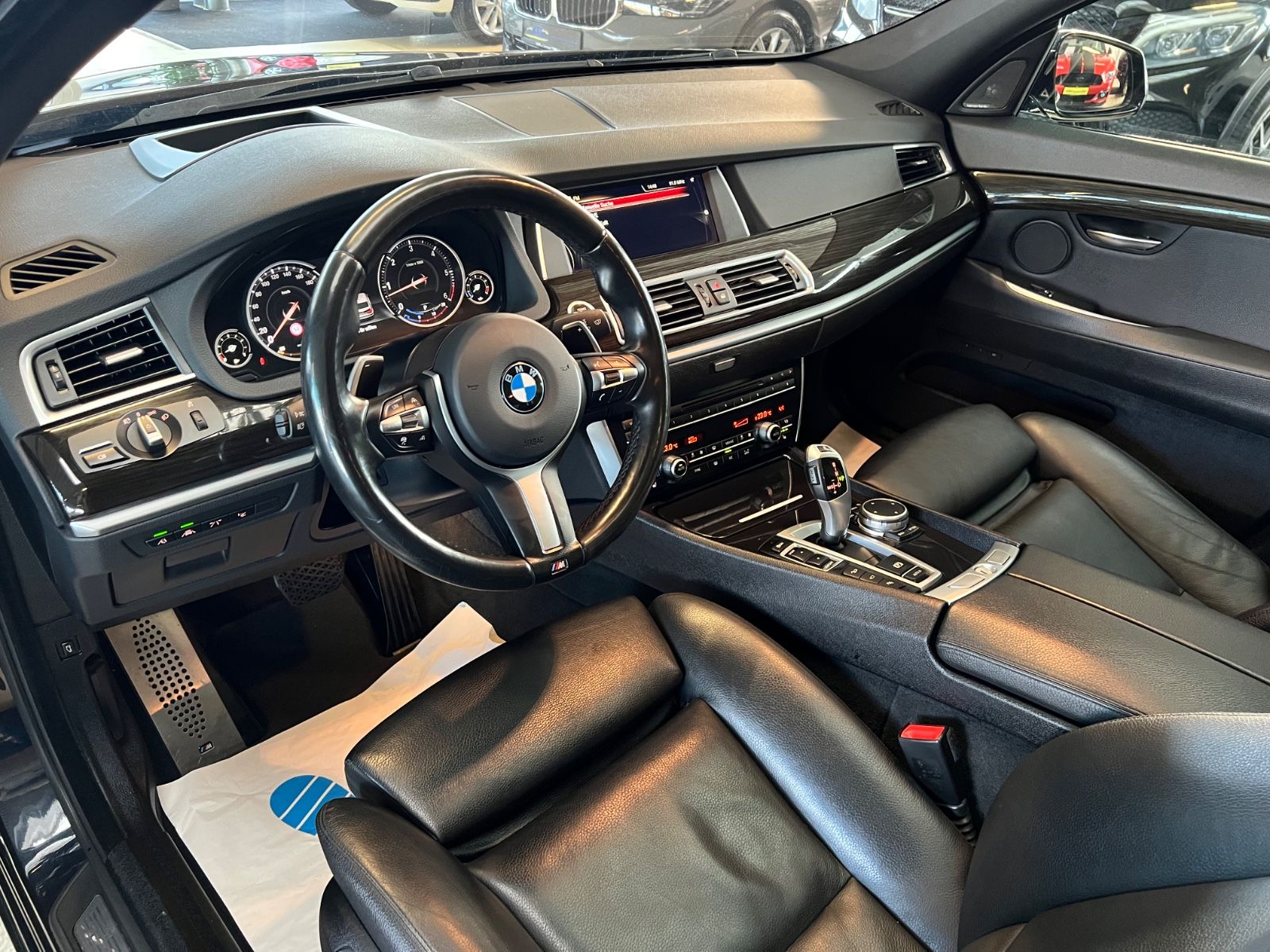 Fahrzeugabbildung BMW Gran Turismo 530 d xDrive M Sport