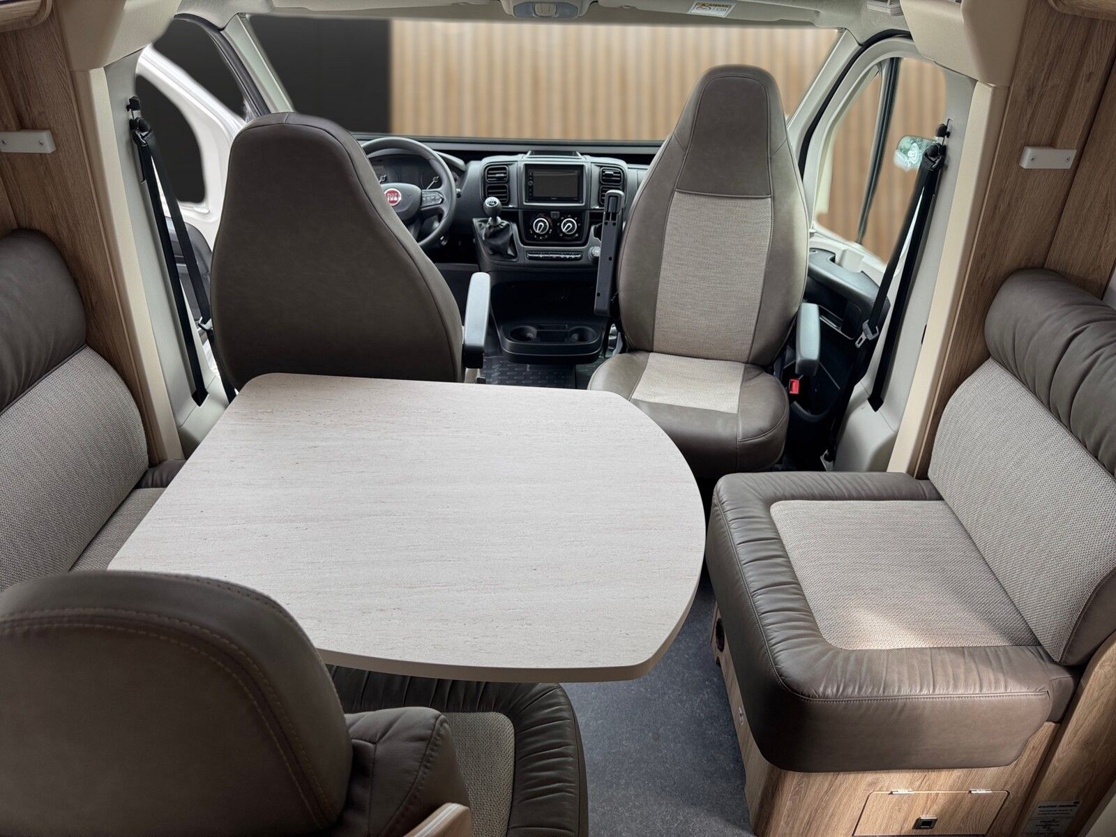 Fahrzeugabbildung Eura Mobil Profila RS PRS 695 EB Dachklima/Mondial/Lithium