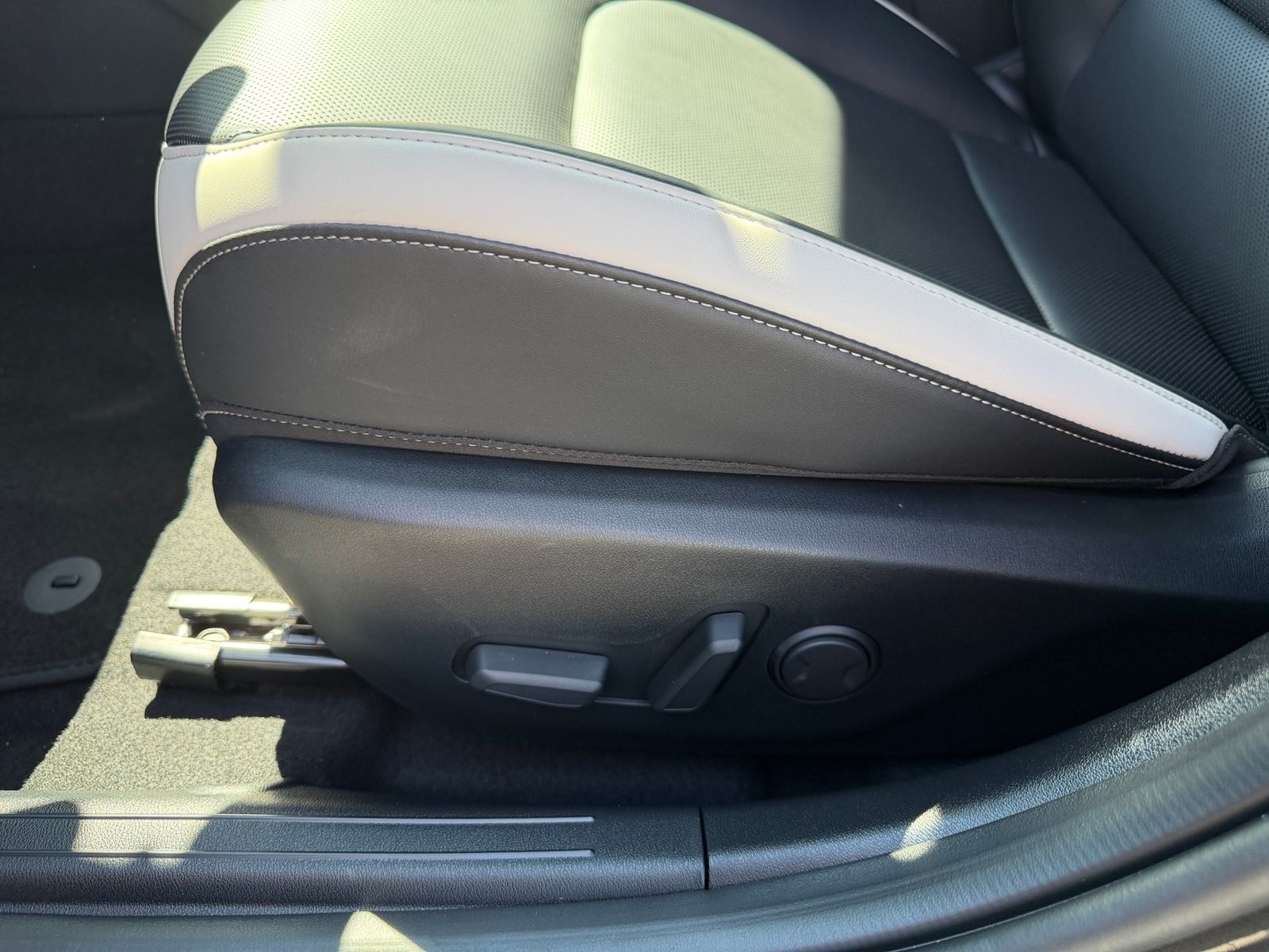 Fahrzeugabbildung Kia K4 SW 1.6T 180 DCT GTL DWP+ SZ SD 18