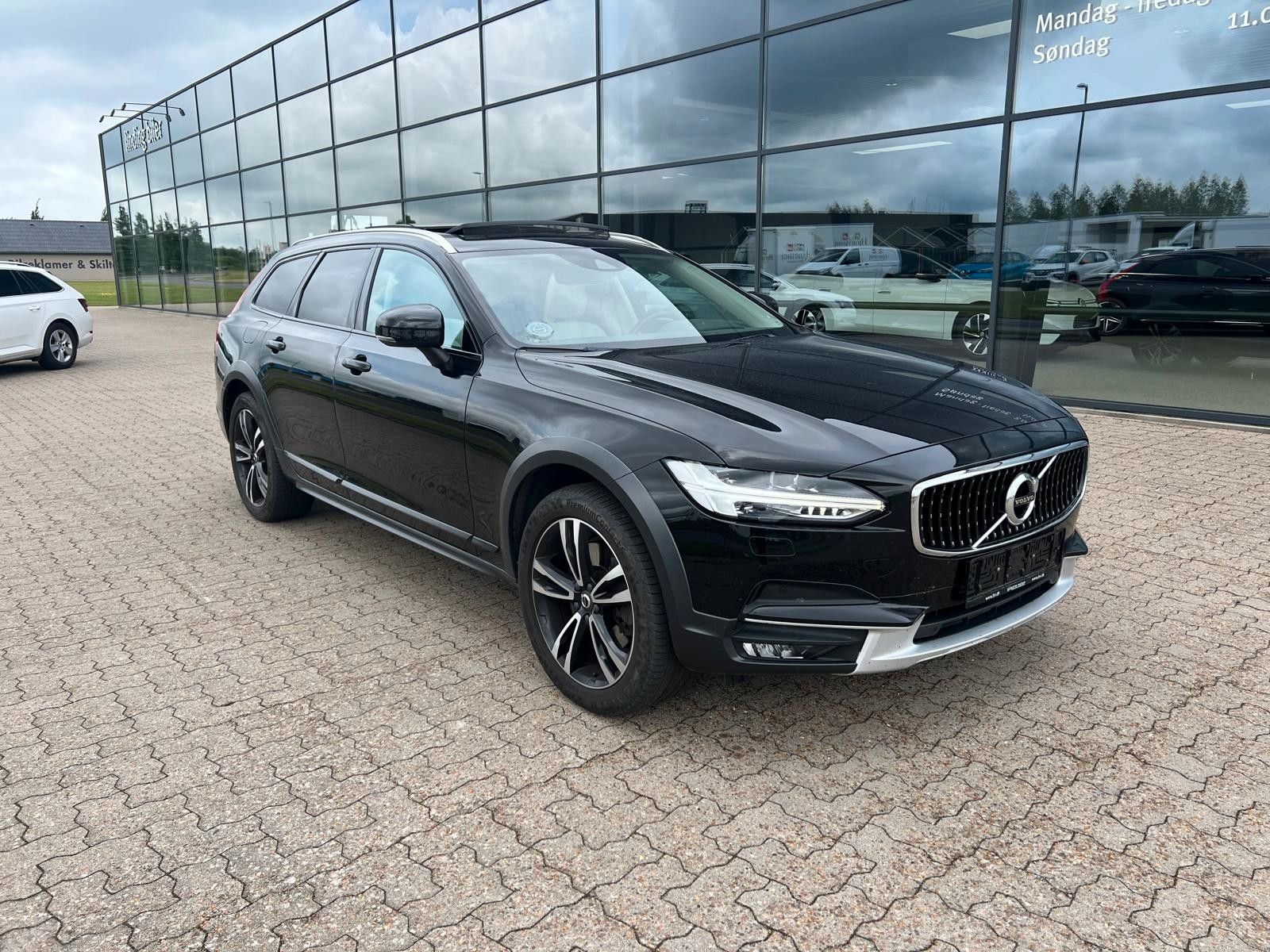 VOLVO V90 Cross Country