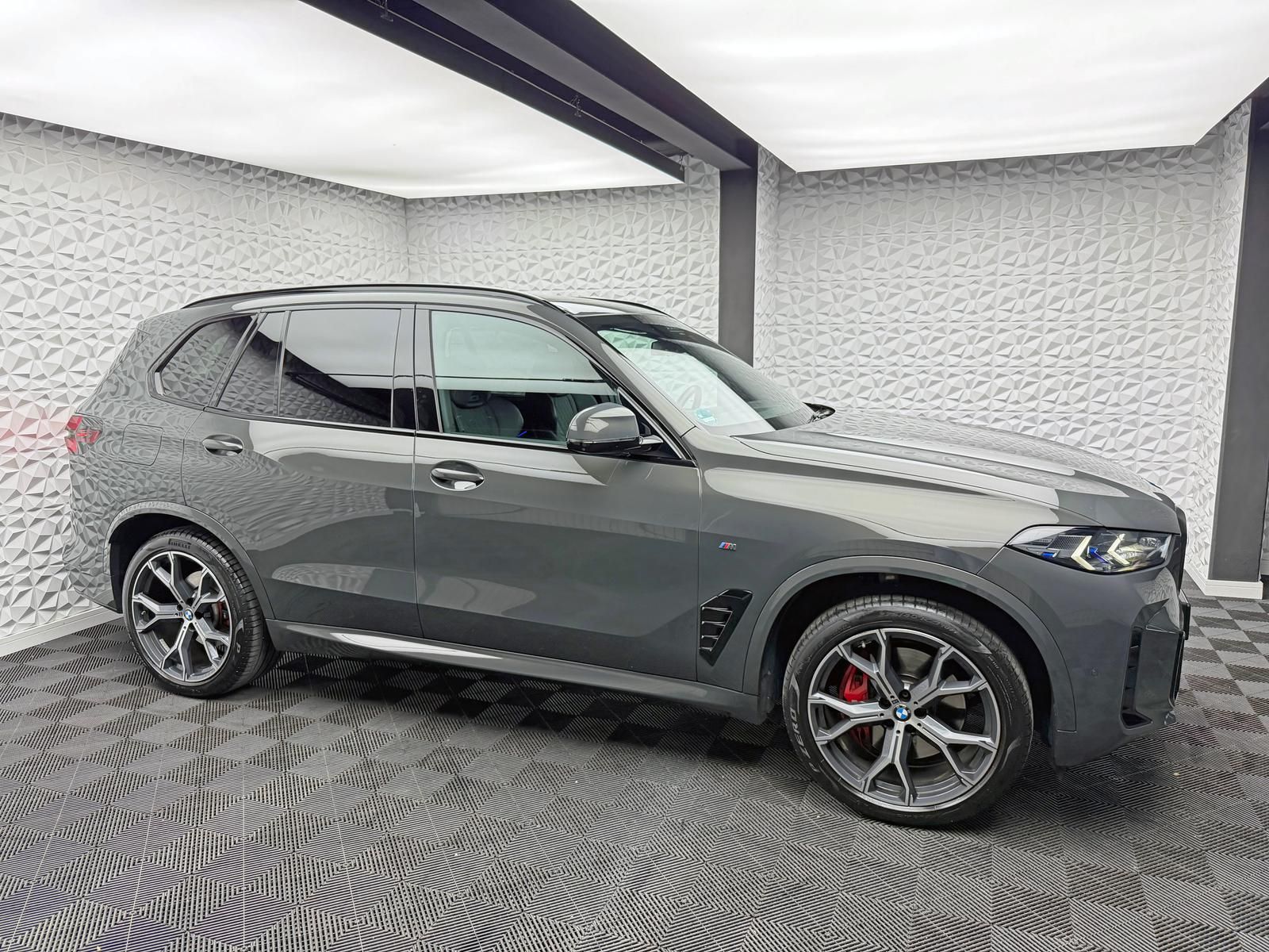 Fahrzeugabbildung BMW X5 40d XDR/M-PERFORMANCE/M-PAKET/H&K/LASER/AHK