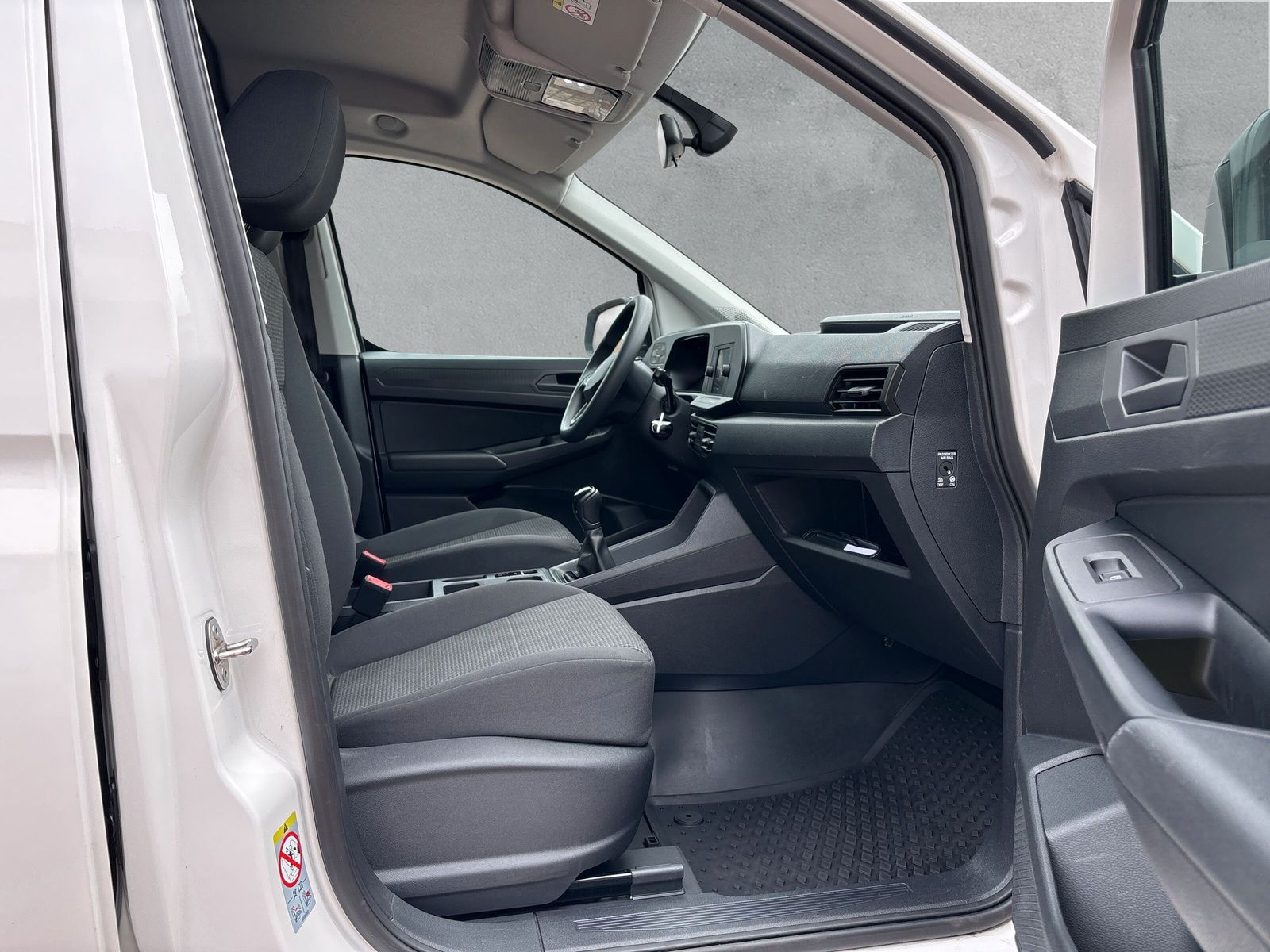 Fahrzeugabbildung Volkswagen Caddy Cargo 2.0 TDI PDC vo. + hi.