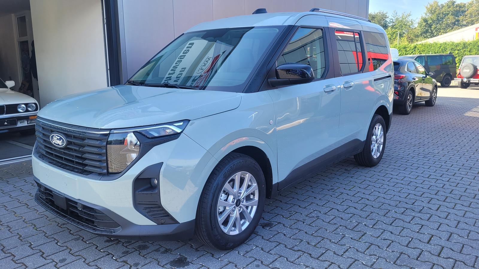 Ford Tourneo Courier Titanium*Shzg*Lhzg*BFS*Cam*5JG