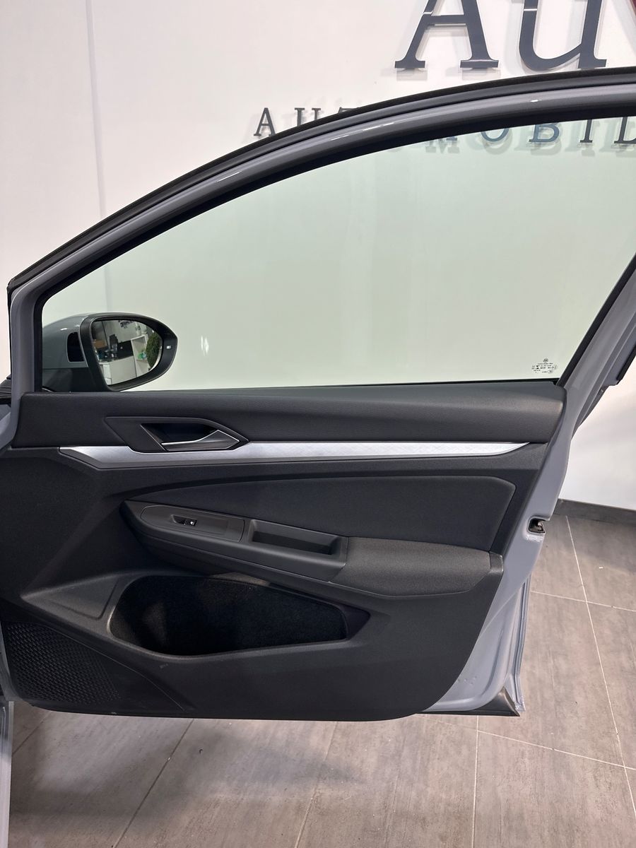 Fahrzeugabbildung Volkswagen Golf Variant 2.0 TDI DSG Life NAV+LED+AHK+ACC+VC