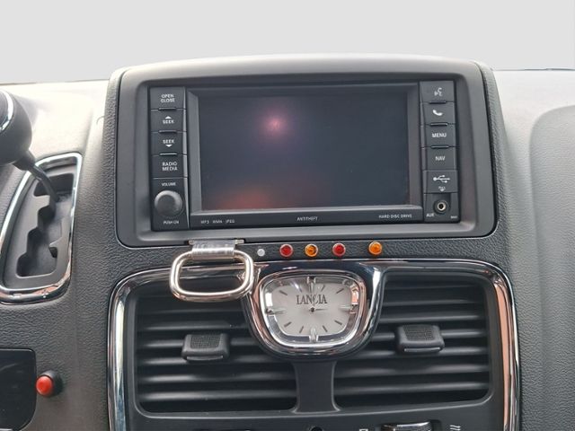 Fahrzeugabbildung Chrysler Voyager S Paravan Rollstuhlumbau