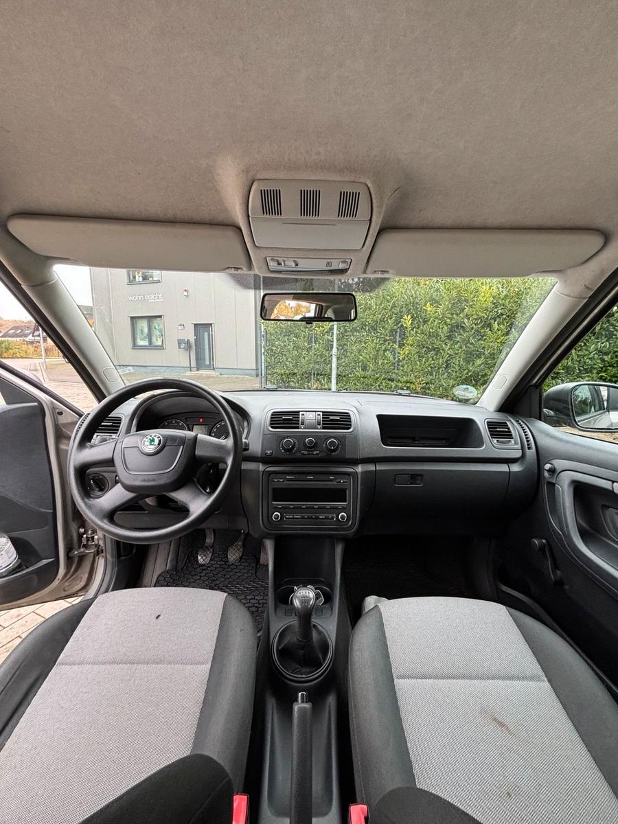 Skoda Fabia 2010 — photo 9