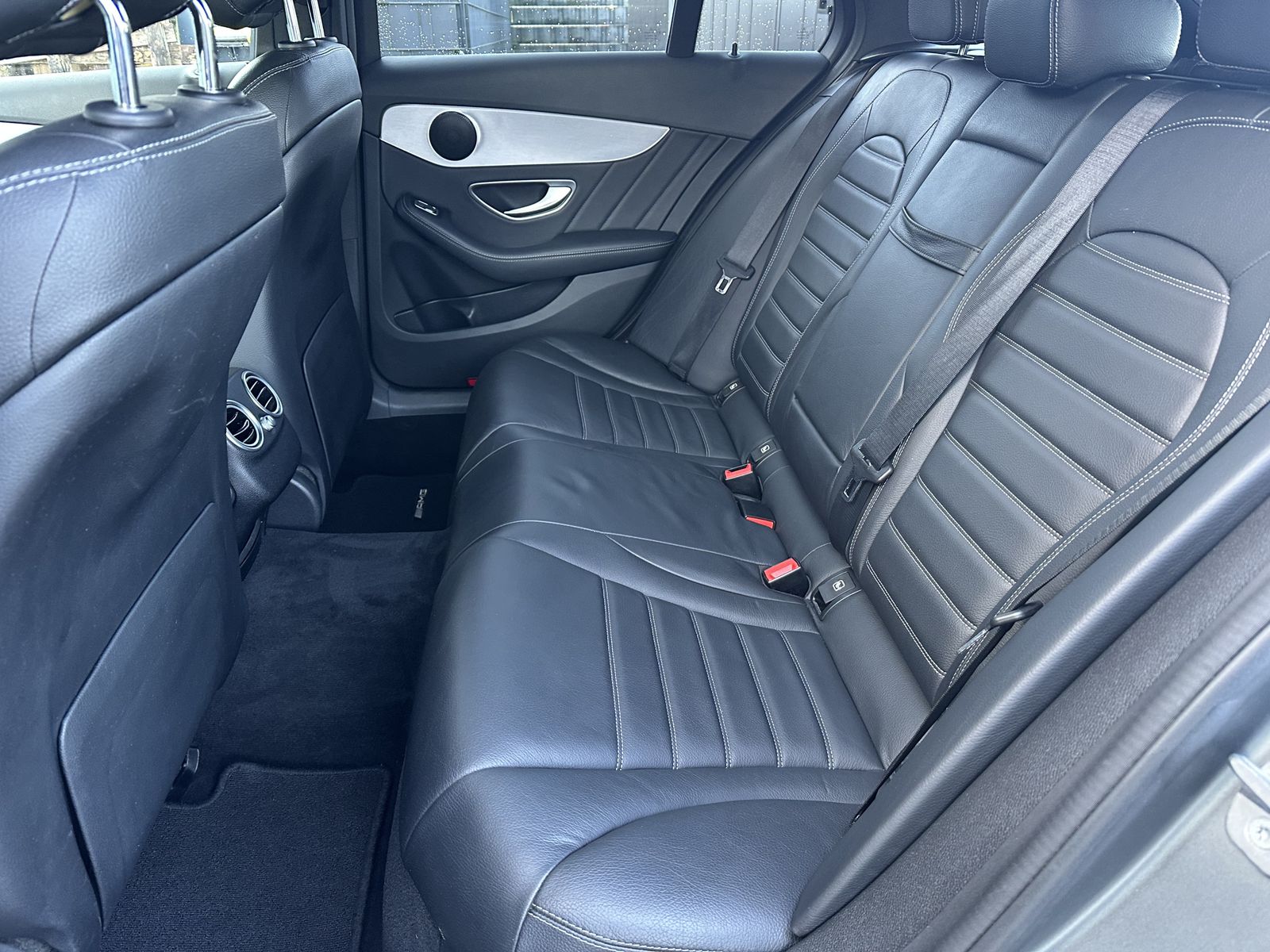 Fahrzeugabbildung Mercedes-Benz C 400 T 4Matic AMG-Line 9G NAV+LED+360°+CARPLAY