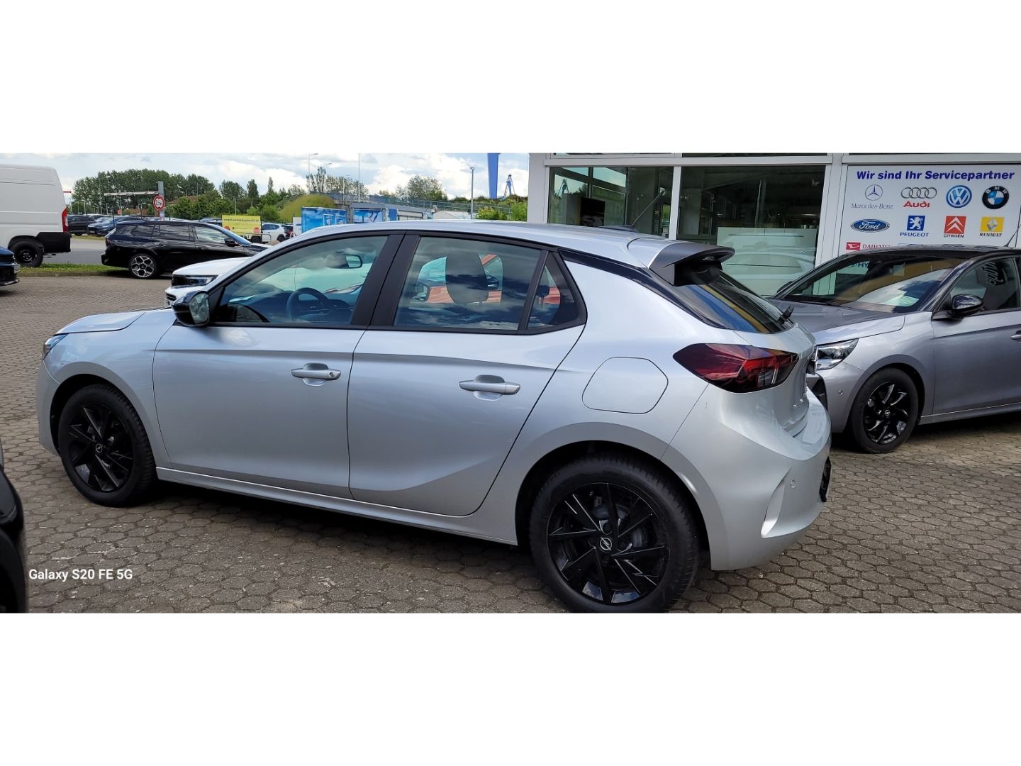Fahrzeugabbildung Opel Corsa F kleiner Flitzer mit Allwetter