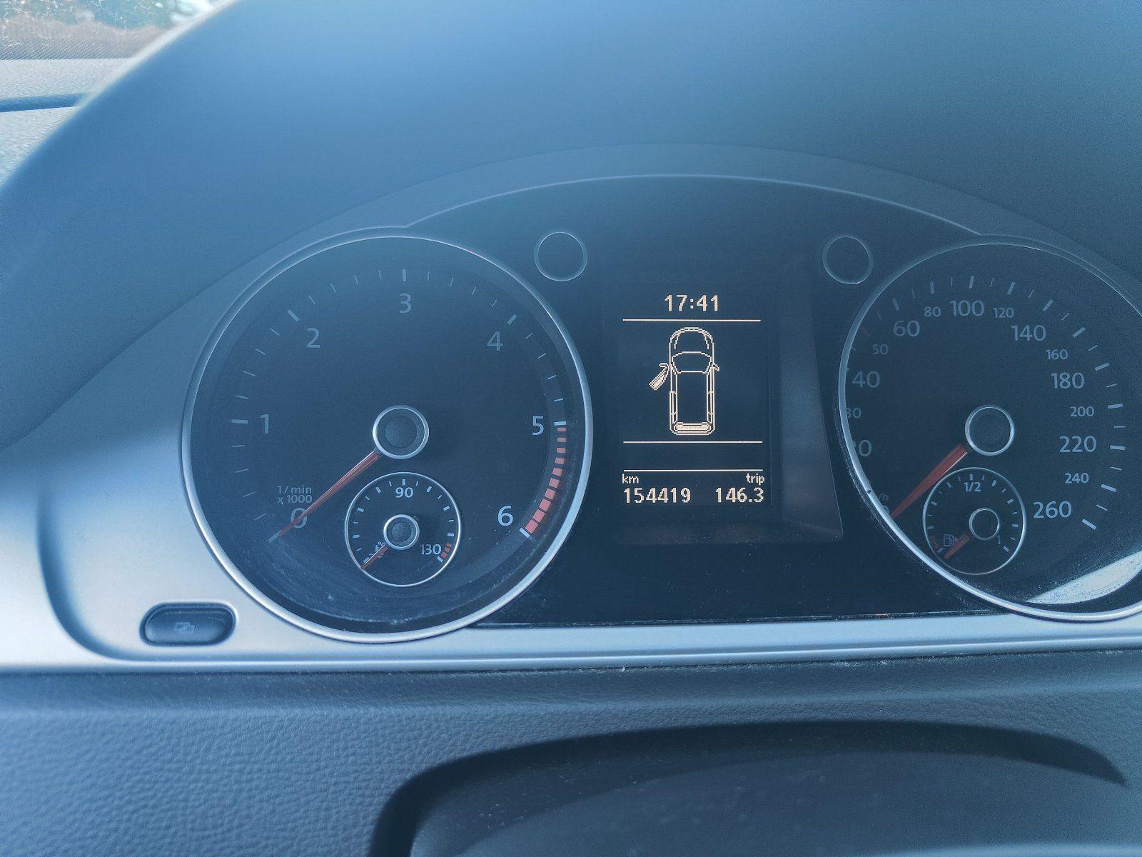Volkswagen Passat 2011 — photo 9