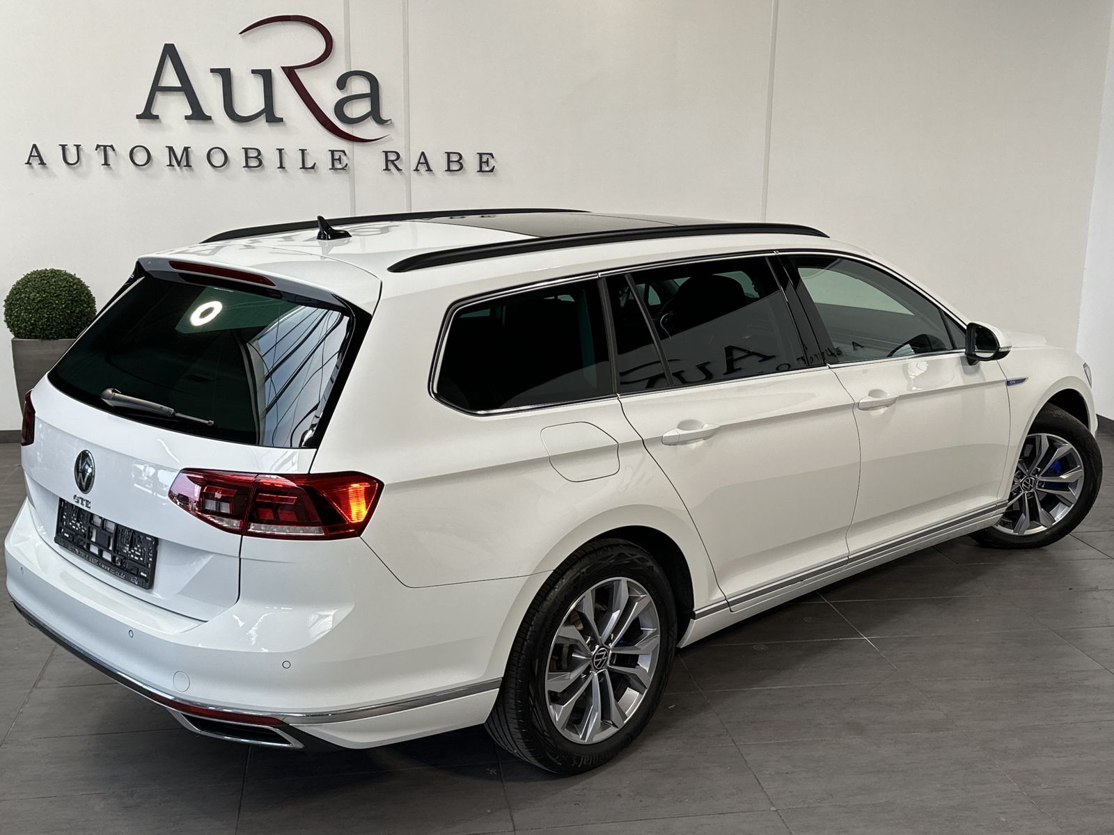 Fahrzeugabbildung Volkswagen Passat Variant GTE 1.4 TSI DSG NAV+LED+PANO+KAM