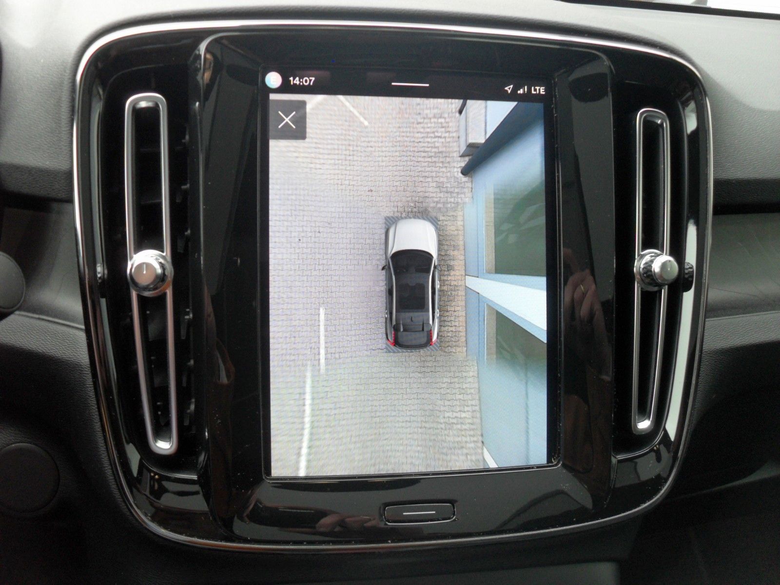 Fahrzeugabbildung Volvo C40 Ultimate | 360° | WP