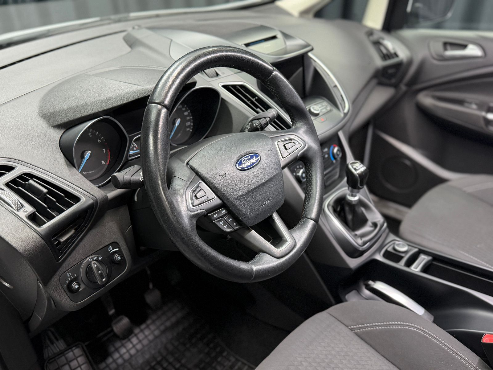 Fahrzeugabbildung Ford Grand C-Max |7-SITZER|PDC|TEMPOMAT