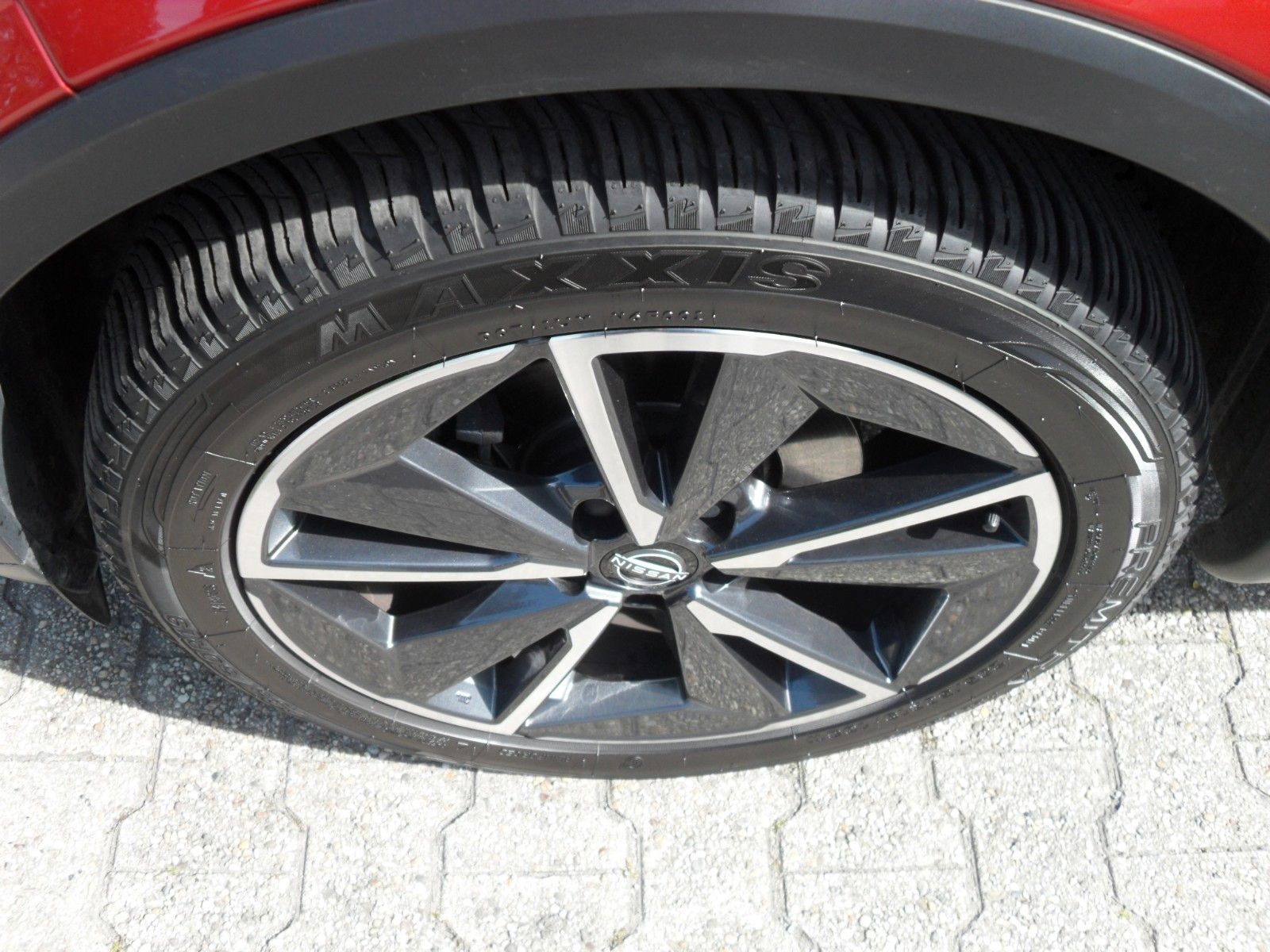 Fahrzeugabbildung Nissan Qashqai 1,3  Tekna | HeadUp | Teilleder | 360°