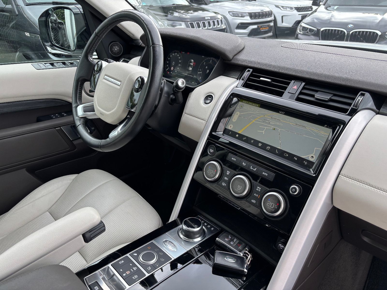Fahrzeugabbildung Land Rover Discovery 5 HSE SDV6/7-SITZE/PANORAMA/EXCLUSIVE