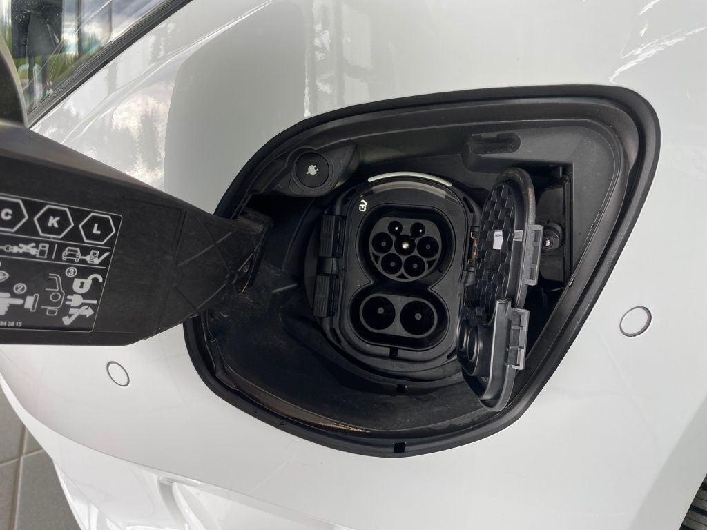 Fahrzeugabbildung Mercedes-Benz eVito 112 KA/L RFK, Navi, LED. Regal, TopLoad