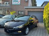 Opel Astra Edition Automatik - Opel Astra mit Benzin-Antrieb: Kleinwagen