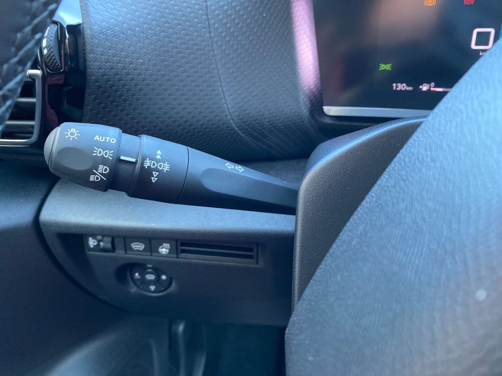 Fahrzeugabbildung Citroën C4 PureTech 130 S&S EAT8 MAX *Kälte-Paket*
