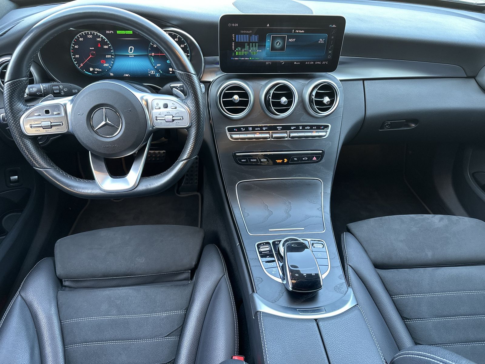 Fahrzeugabbildung Mercedes-Benz C 300de T AMG-Line NAV+LED+AHK+KAMERA+WIDESCREEN