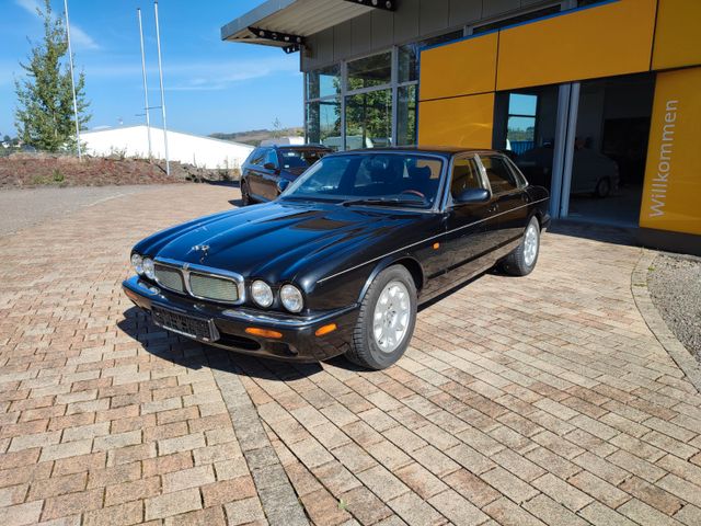 Jaguar XJ 8 Sovereign 4.0 V8 LHD Restaurationsobjekt