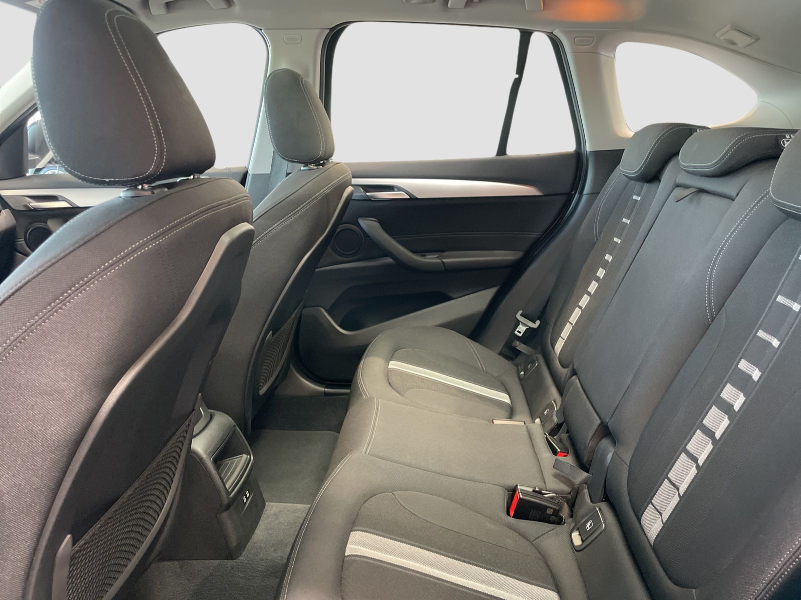 BMW X1 sDrive18d Navi Parkassist Pano.Dach LED foto 10