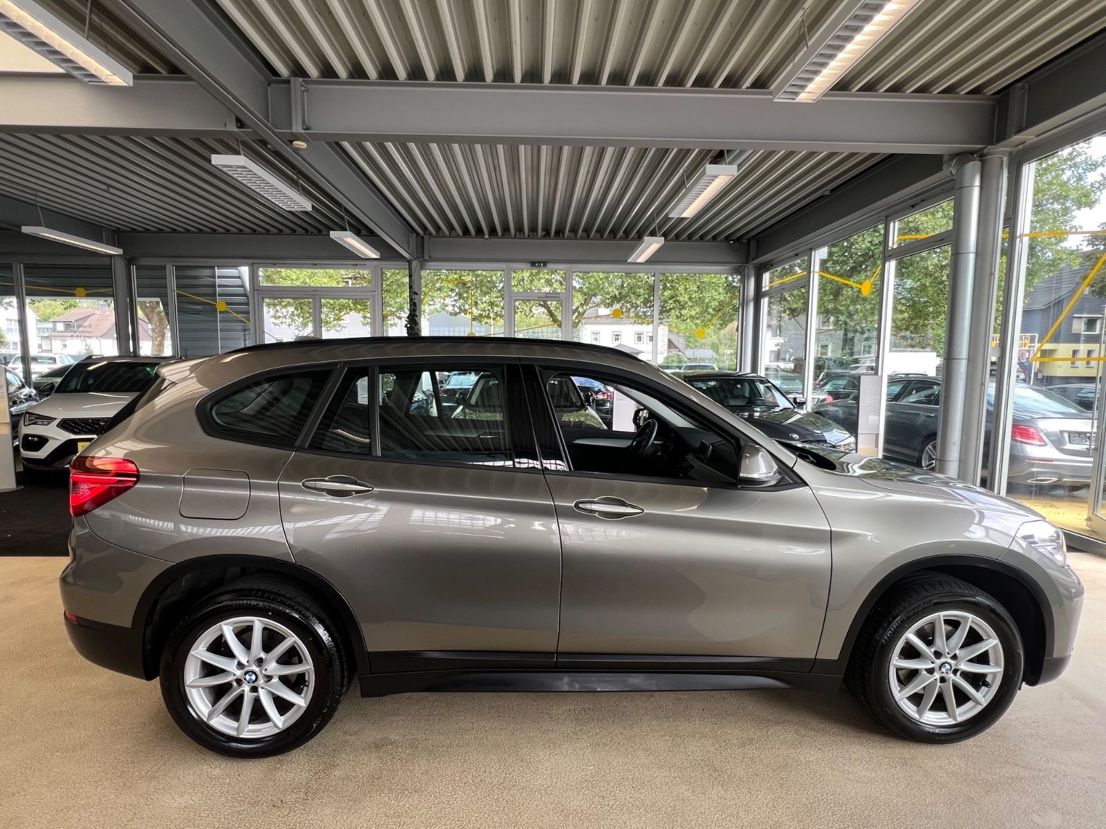 Fahrzeugabbildung BMW X1 sDrive 18 d Advantage *LED*NAVI*SITZHEIZUNG*