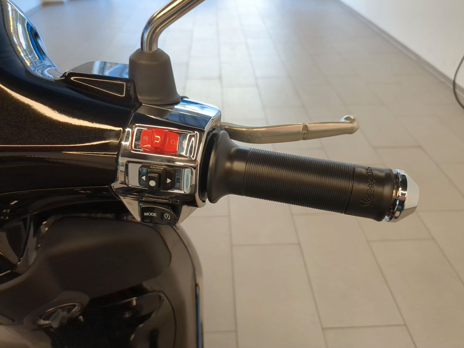 Fahrzeugabbildung Vespa PRIMAVERA 125 NERO CONVINTO