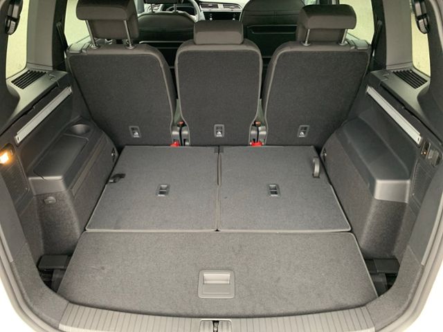 Fahrzeugabbildung Volkswagen Touran 1,5 TSI DSG HIGHLINE R-LINE 7-SITZER IQ D