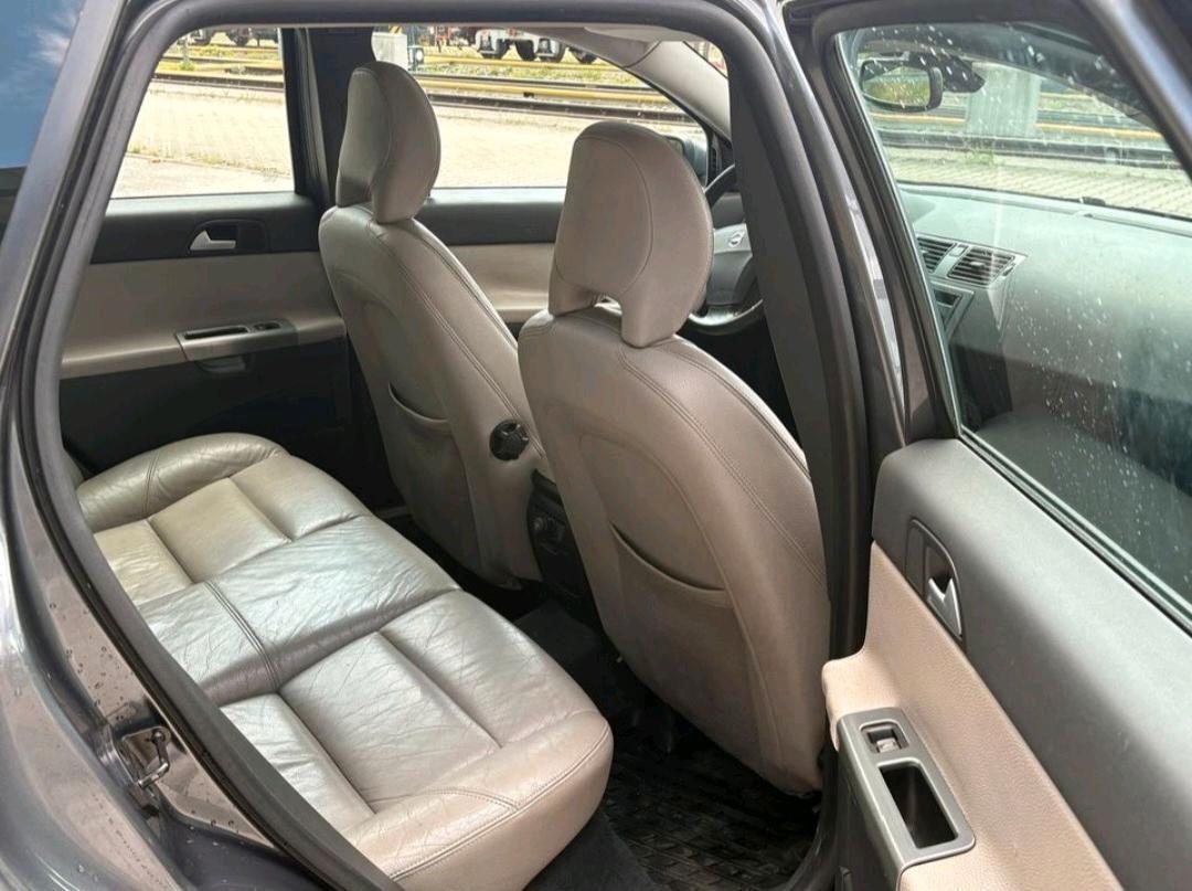 Volvo V50 2005 — photo 9