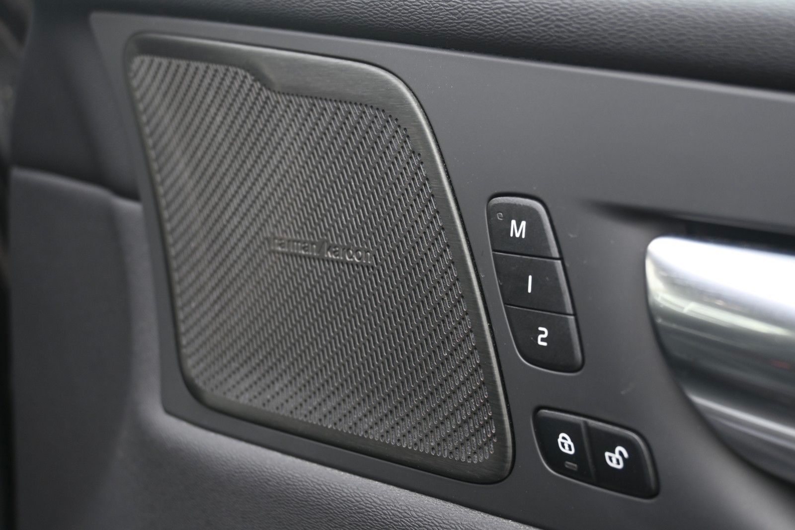 Fahrzeugabbildung Volvo XC60 Inscription T6 PHEV AWD*Luft*HUD*360°*STHZG