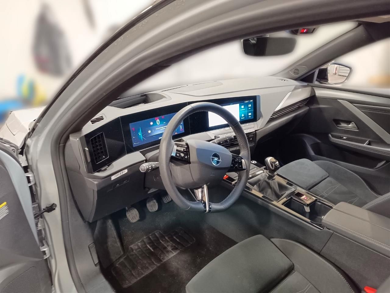 Fahrzeugabbildung Opel Astra L ST 1.2T GS SPORT NAVI/LED/360°/PANO/HUD