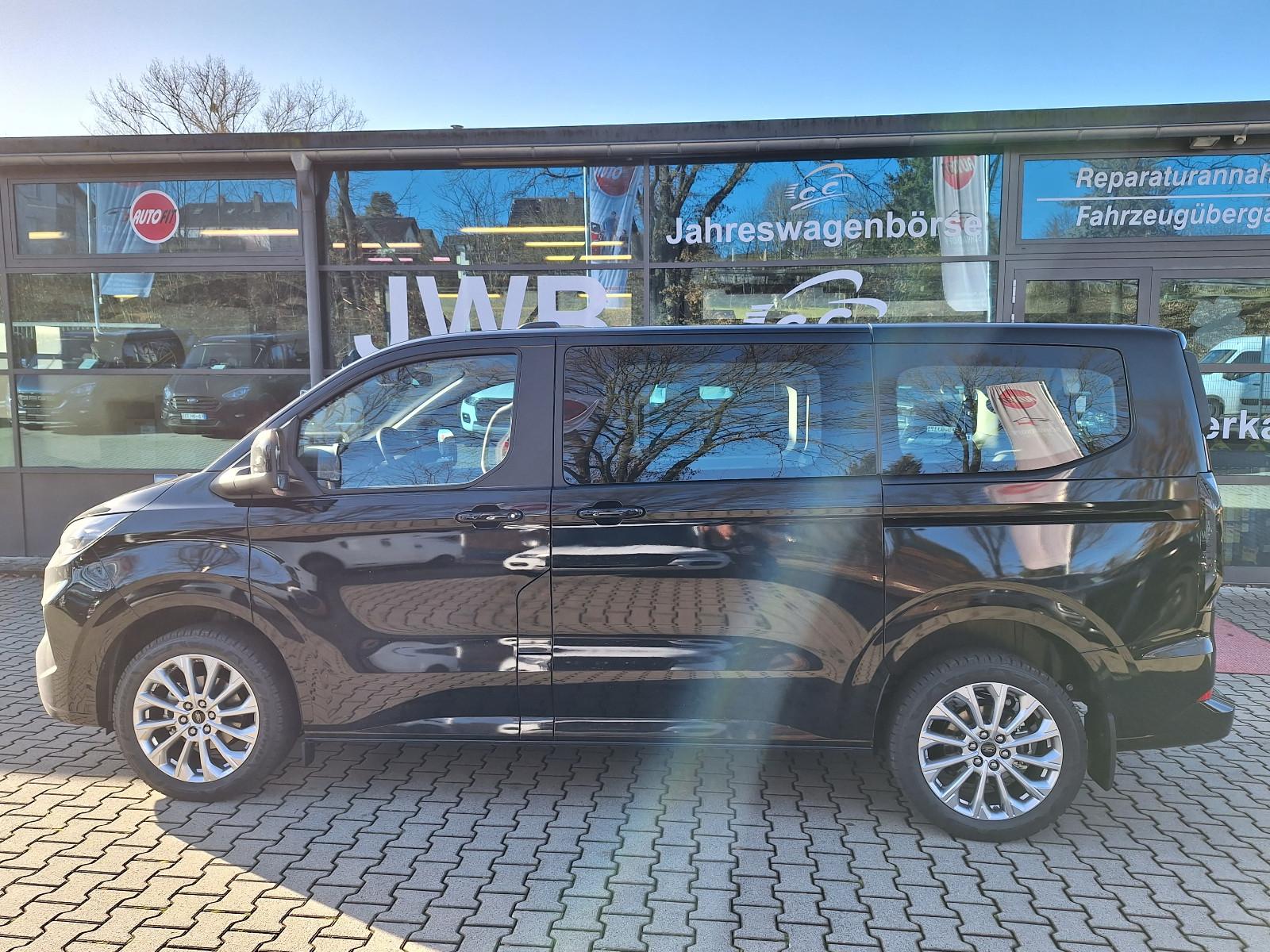 Ford Tourneo 2xSchiTür Titanium 8Sitze Schalter Np62t