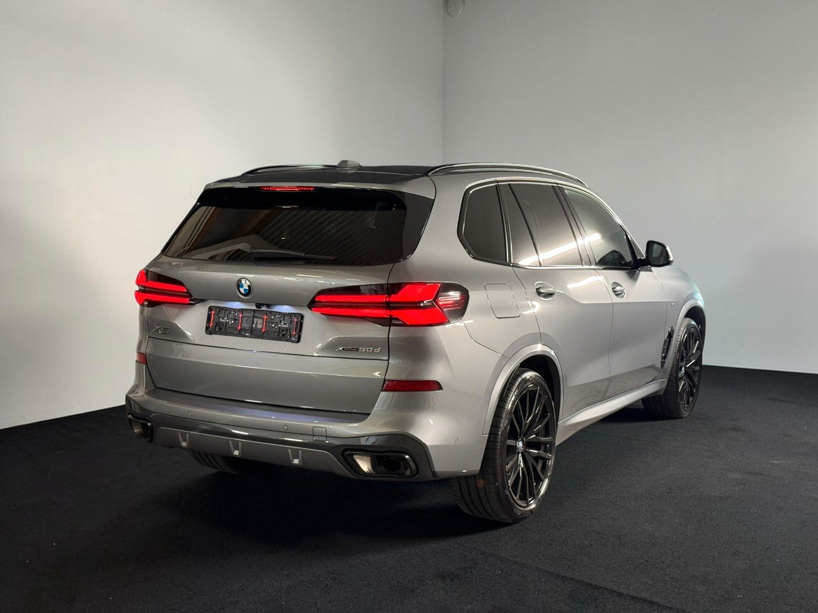 BMW X5 *MSPORT*MASSAGE*PANO*AHK*H&K*AIR*SOFTCLOSE* imagem 3