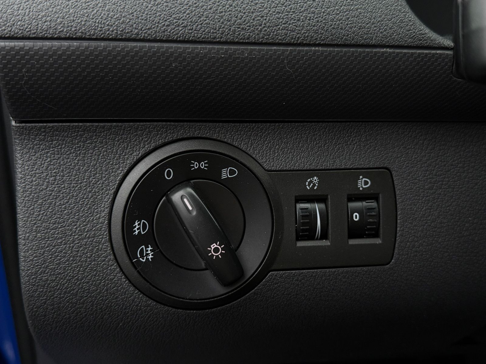 Fahrzeugabbildung Volkswagen Caddy Maxi Life 1.9 TDi DSG 7-Sitzer AHK PDC